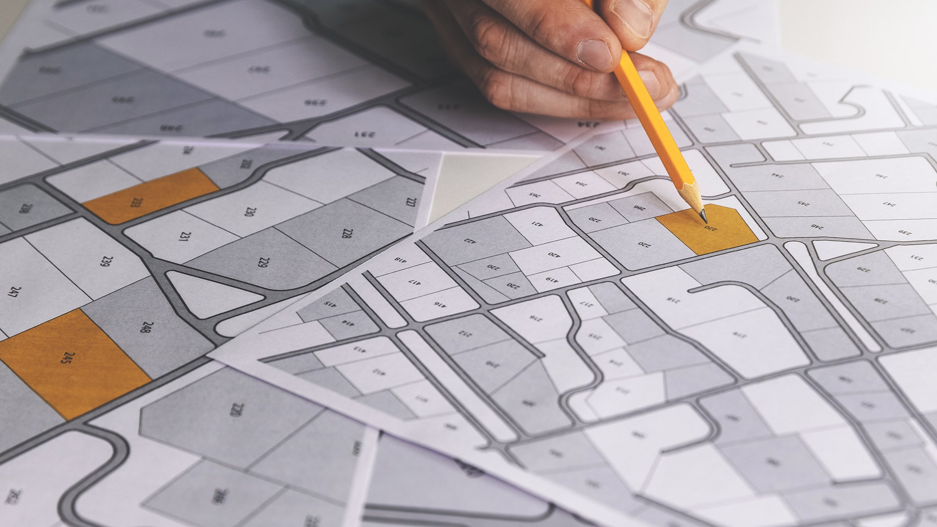 Новые дороги, скверы и канализацию обещает аким Алатауского района Алматы в 2026 году