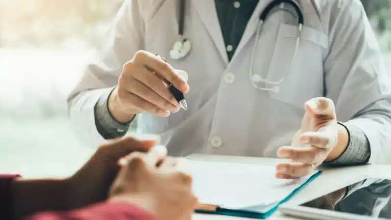 Минздрав проверил почти 400 стоматологий: десятки клиник лишились лицензий