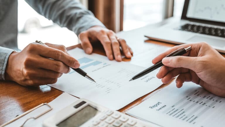 Компания сына Утемуратова хочет снизить долговую нагрузку