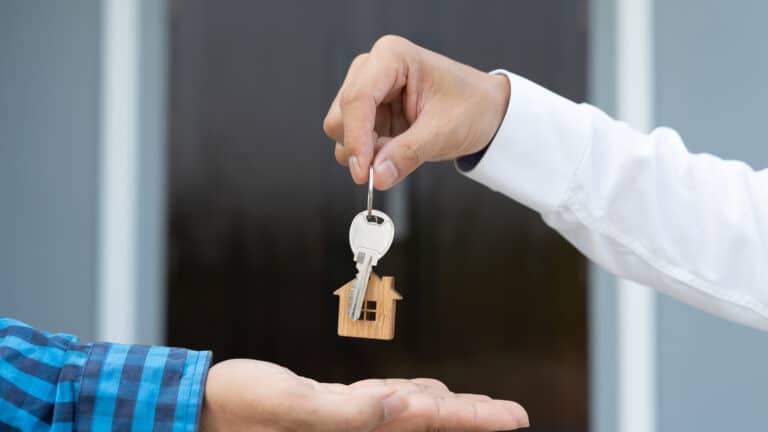 Одни и те же квартиры в Астане разным людям сотрудники застройщика