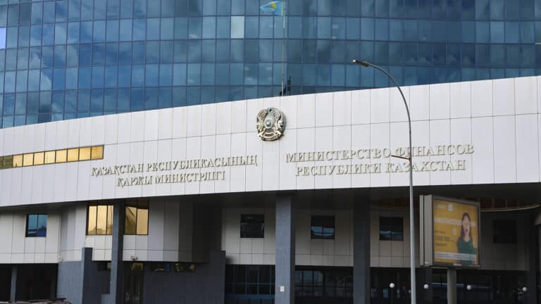 Минфин РК обновил минимальные цены на часть импорта: в списке водка, мука и овощи