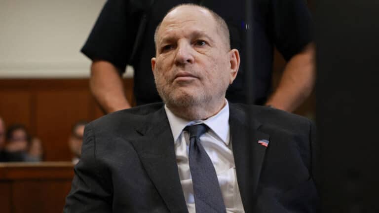 «Я умираю здесь»: Харви Вайнштейн дал большое интервью из тюрьмы