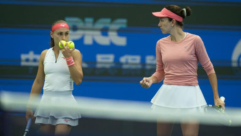 Данилина с Крунич проиграли китайской паре на Miami Open-2026