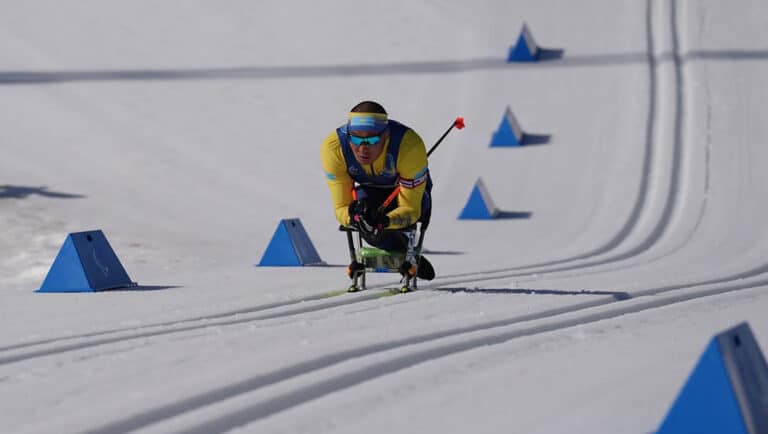 Чемпион Паралимпиады-2026 Ербол Хамитов занял 7-е место в гонке на 20 км