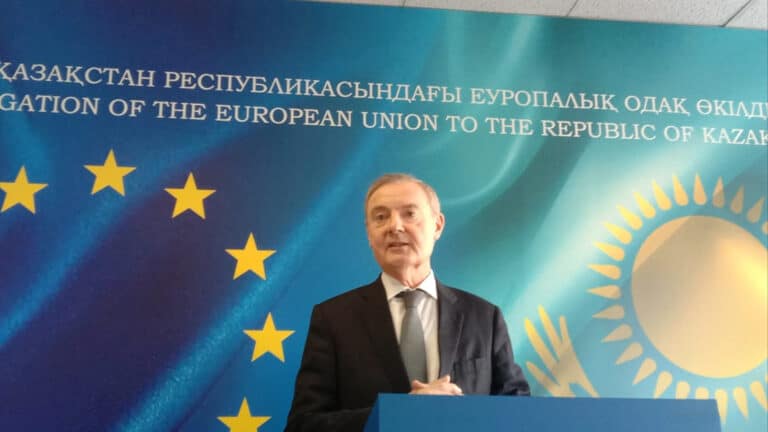 Спецпосланник ЕС обратился к властям Казахстана по поводу банков