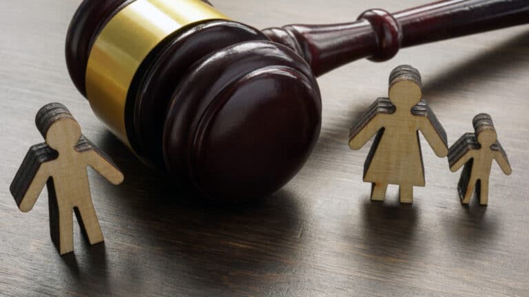 Казахстан сможет взыскивать алименты с должников за рубежом