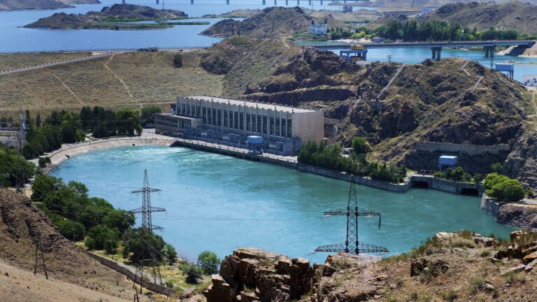 В Казахстане начали массовый сброс воды из крупнейших водохранилищ