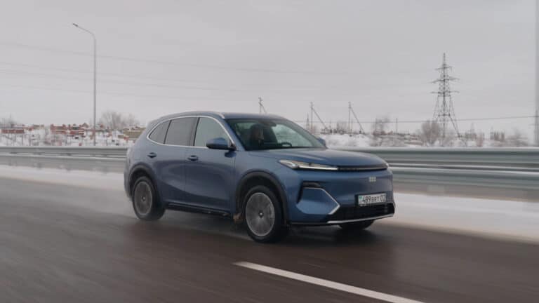 Реальный запас хода Geely Galaxy EX5 EM-i проверил казахстанский блогер