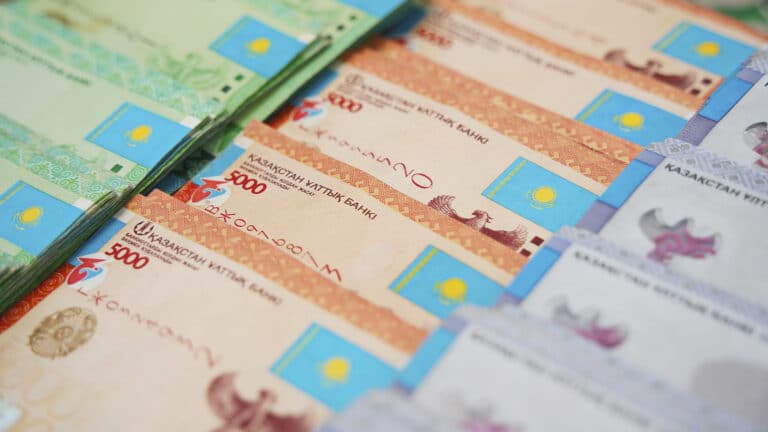 Коммунальщики вернут жителям Семея вернут около млрд тенге за воду