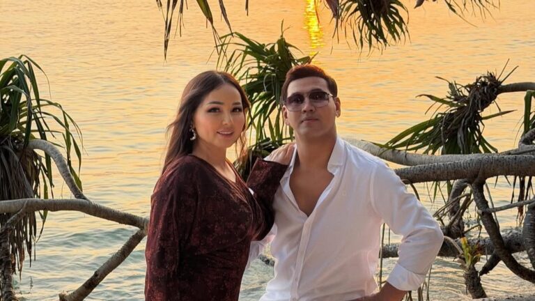 Қорқып жатырмыз - Жазира Байырбек Оманға келіп, Ыстанбұлға билет алды