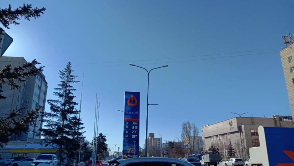 Цены на бензин выросли в Казахстане/Жанболат Мамышев