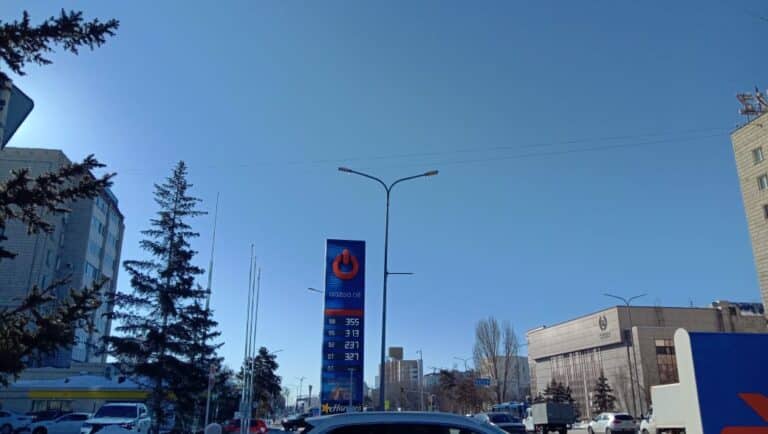 Цены на бензин выросли в Казахстане