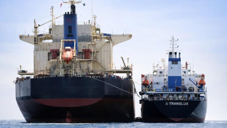 Торгующая нефтью компания из Дубая займет в Казахстане $20 млн