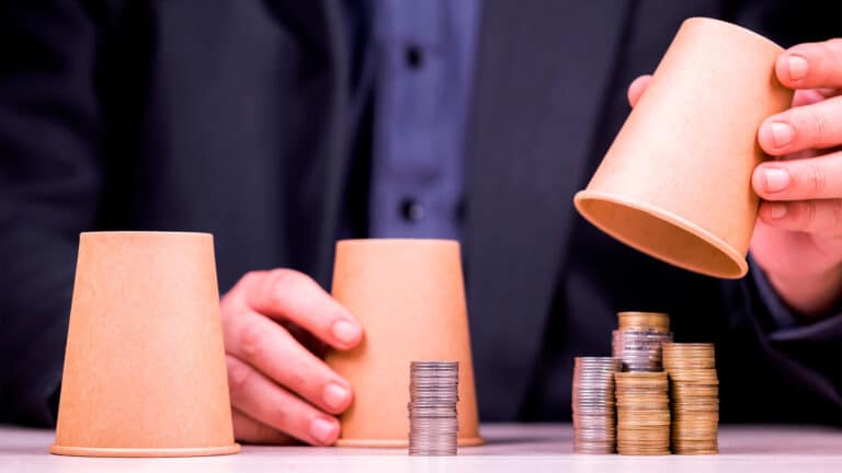 Казахстанцы ощутили резкий рост расходов после повышения НДС