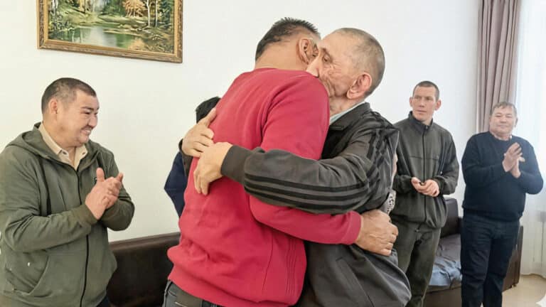 Семья из Актобе воссоединилась через полвека