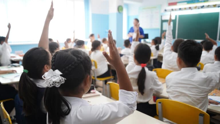 Министр назвала старение педагогов главной проблемой школ Казахстана