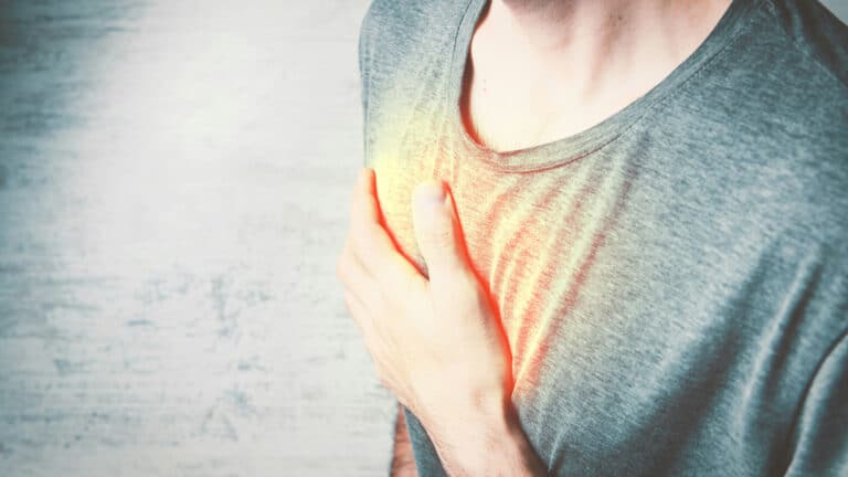 Как отличить сердечную боль от других видов боли в груди 