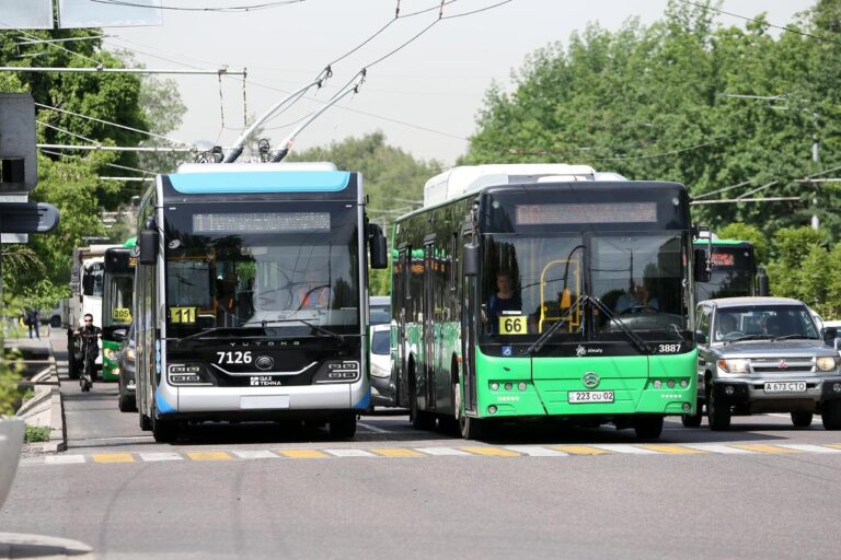 В Алматы организован бесплатный проезд в транспорте и подвоз к избирательным участкам
