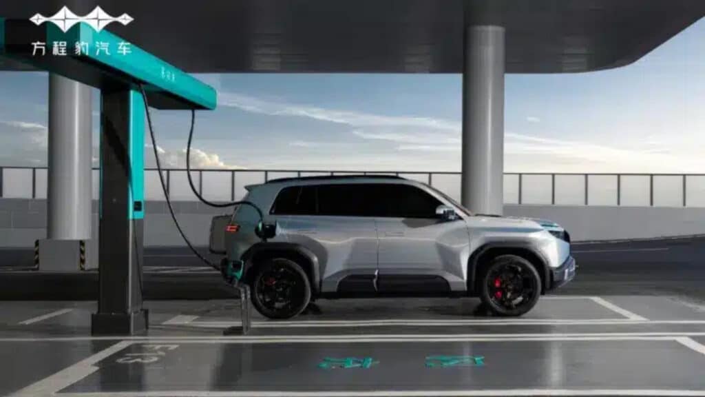 BYD 9 минутта қуатталатын екі кроссовер шығарды