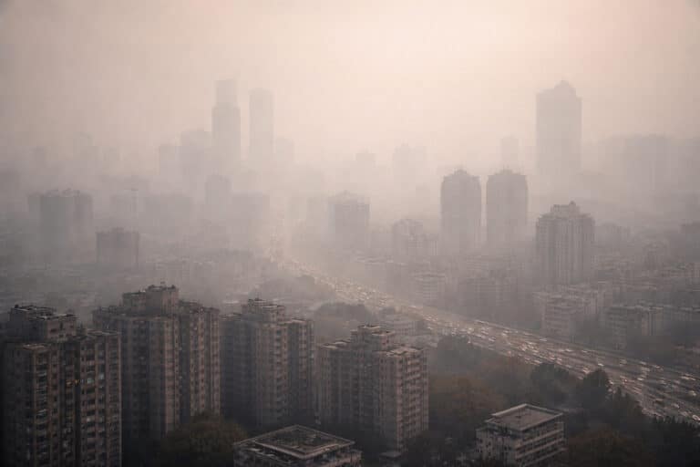 Смог и грязный воздух ожидаются в городах Казахстана