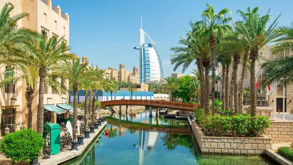 Соғыстың әсері: Дубайдағы бесжұлдызды қонақүйлердің бағасы екі есе арзандады