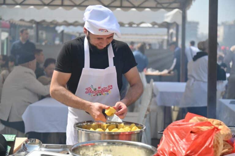 Шеф-повара из 50 ресторанов мира готовили плов и наурыз коже в Шымкенте