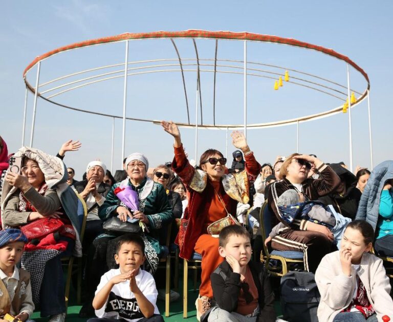 В Алматы на Наурыз установили мировой рекорд – самый большой шанырак в истории