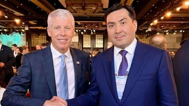 Министр энергетики РК провел переговоры с министром энергетики США