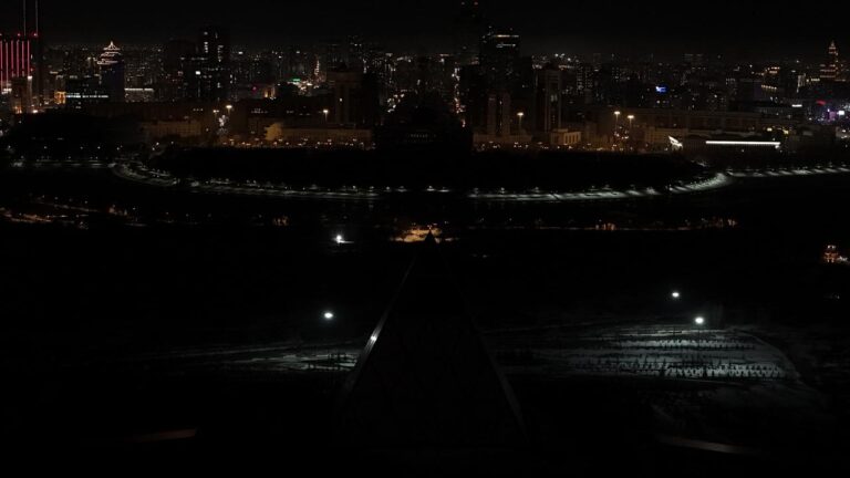 Астана присоединилась к акции «Час Земли»: в городе отключили подсветку