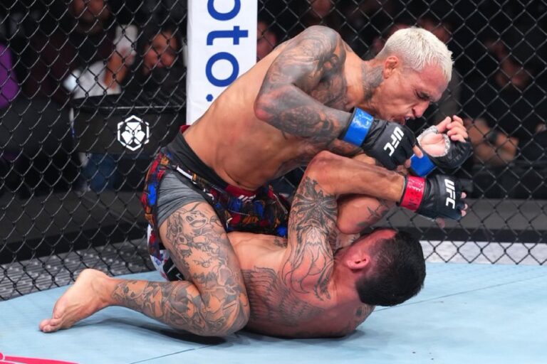 Чарльз Оливейра в доминирующей манере победил Макса Холлоуэя на UFC 326