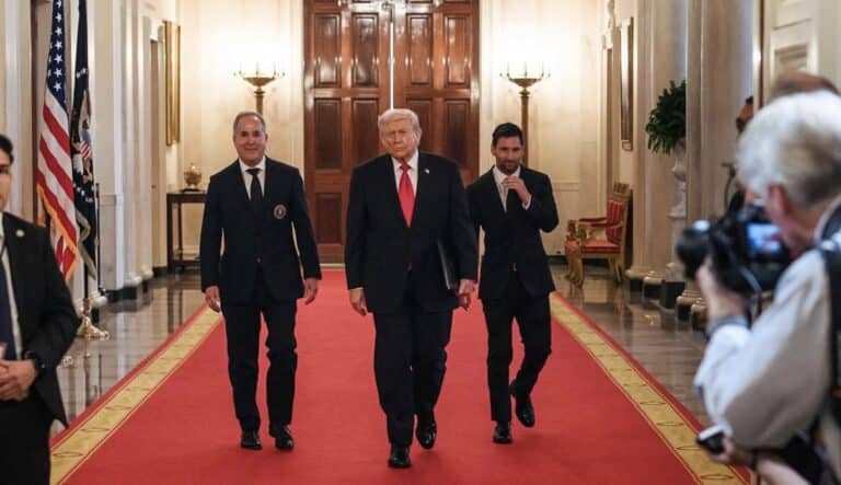 Месси Ақ үйде Трамппен кездесті