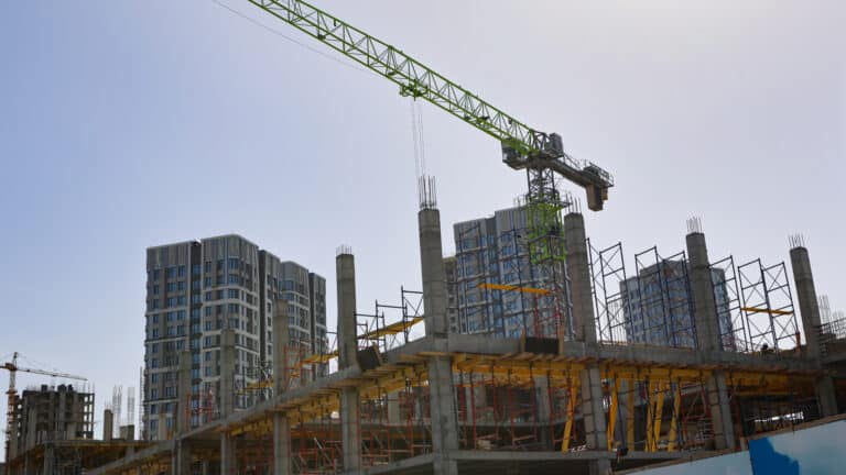 В Казахстане хотят построить 18,5 млн кв. метров жилья, но план могут увеличить