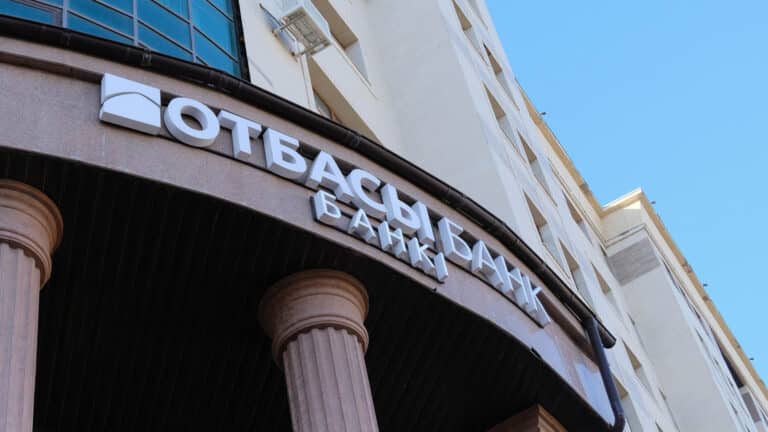 «Застройщикам это не нравится»: как Отбасы банк защищает депозиты от обесценивания