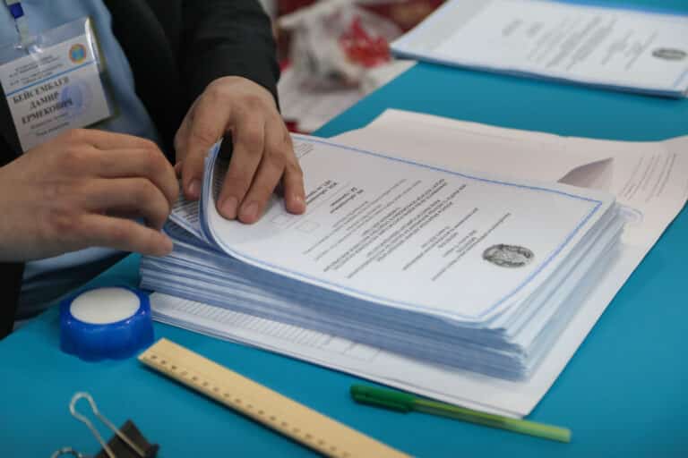 В Казахстане закрылись все избирательные участки, начался подсчет голосов
