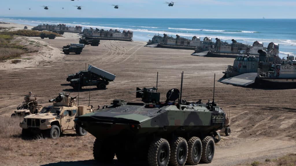 АҚШ Иранға қарсы құрлық операциясына әскерін дайындап жатыр