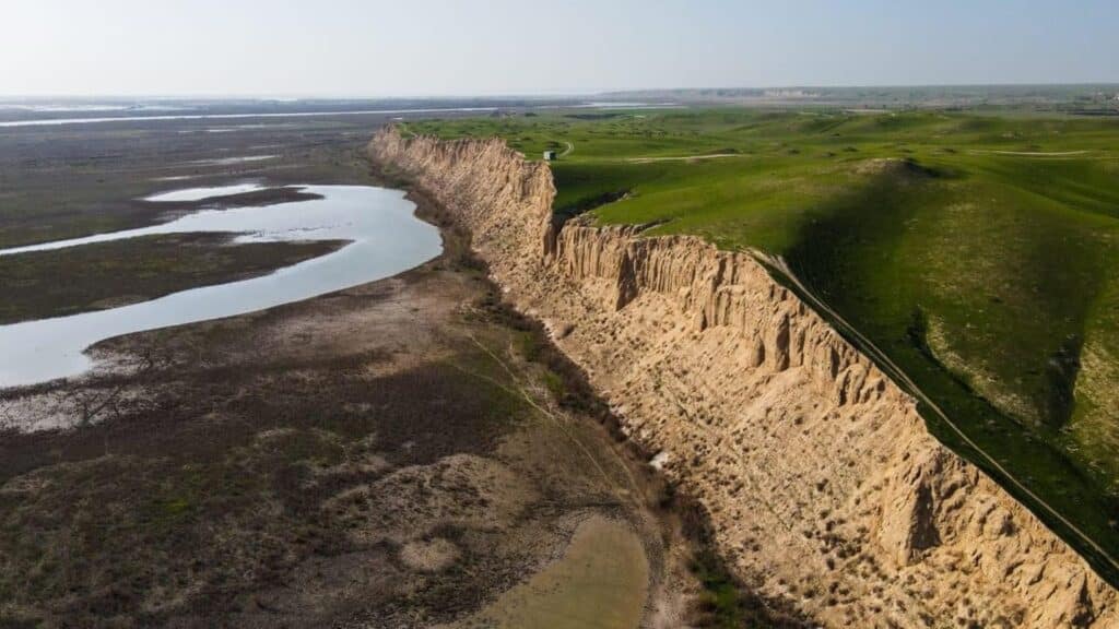 Түркістанда өзенге құлаған 8 жастағы бала бір аптадан бері табылмай жатыр