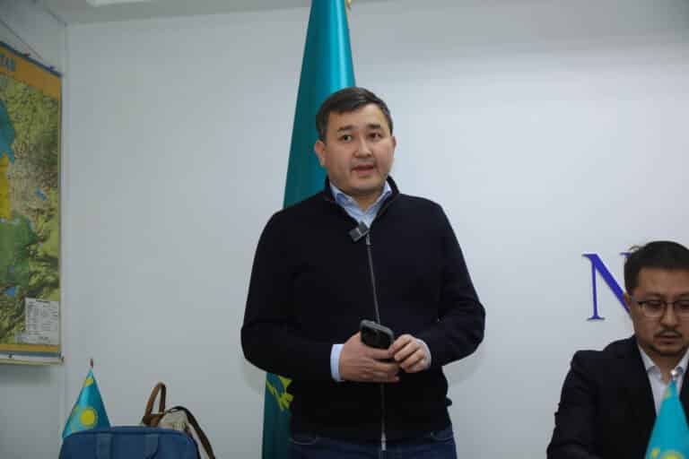 В Алматы за хулиганство задержан Асет Матаев: детали инцидента и правовые риски