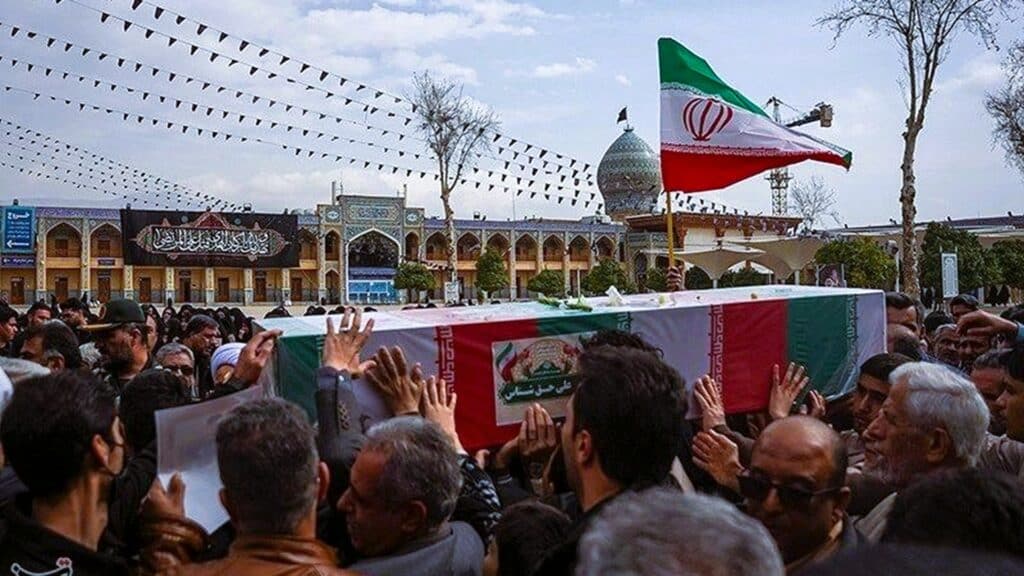 Иран, Минаб қаласында мектеп оқушылары мен ұстаздардың жаназасы