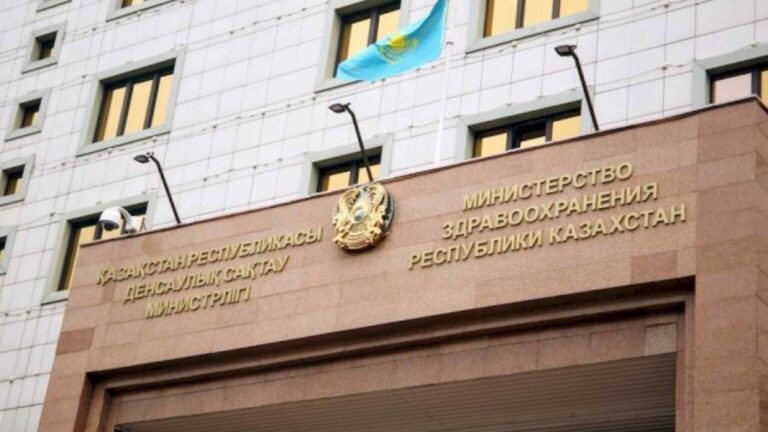 В Казахстане теперь за нападения на медиков грозит наказание до 12 лет тюрьмы