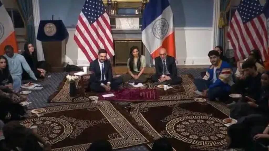 Нью-Йорк әкімшілігінде алғаш рет ауызашар берілді