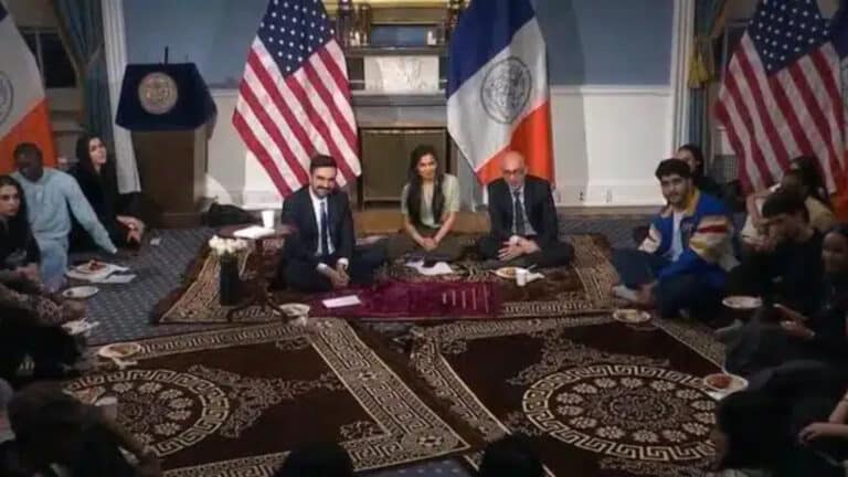 Нью-Йорк әкімшілігінде алғаш рет ауызашар берілді