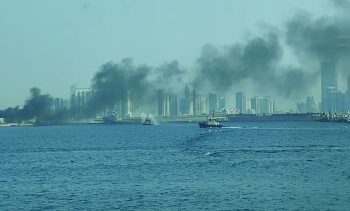 Иран продолжает наносить удары по объектам в ОАЭ