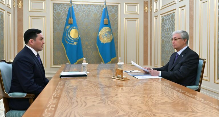 Қазақстанда мұнай өңдеу көлемі едәуір ұлғаяды: Тоқаев Ақкенженовті қабылдады