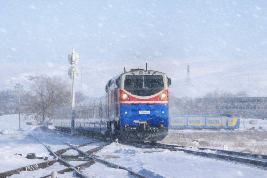 540 пассажиров эвакуировали поездами в Актюбинской области