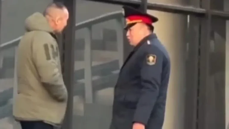 Қырғызстанда ішкі істер министріне айыппұл салынды