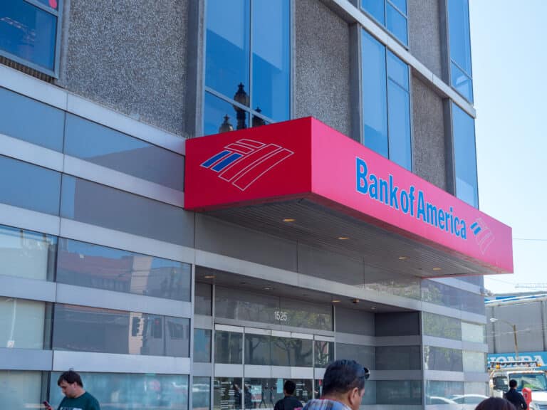 В Париже предотвратили попытку взрыва у отделения Bank of America