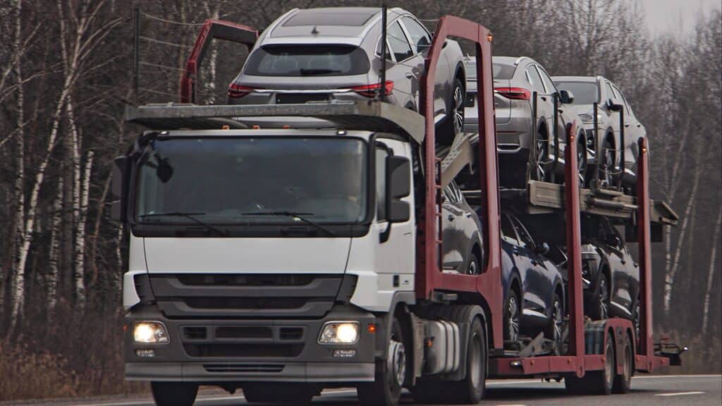 Китай запретил экспорт новых авто – что теперь выгодно везти в Казахстан