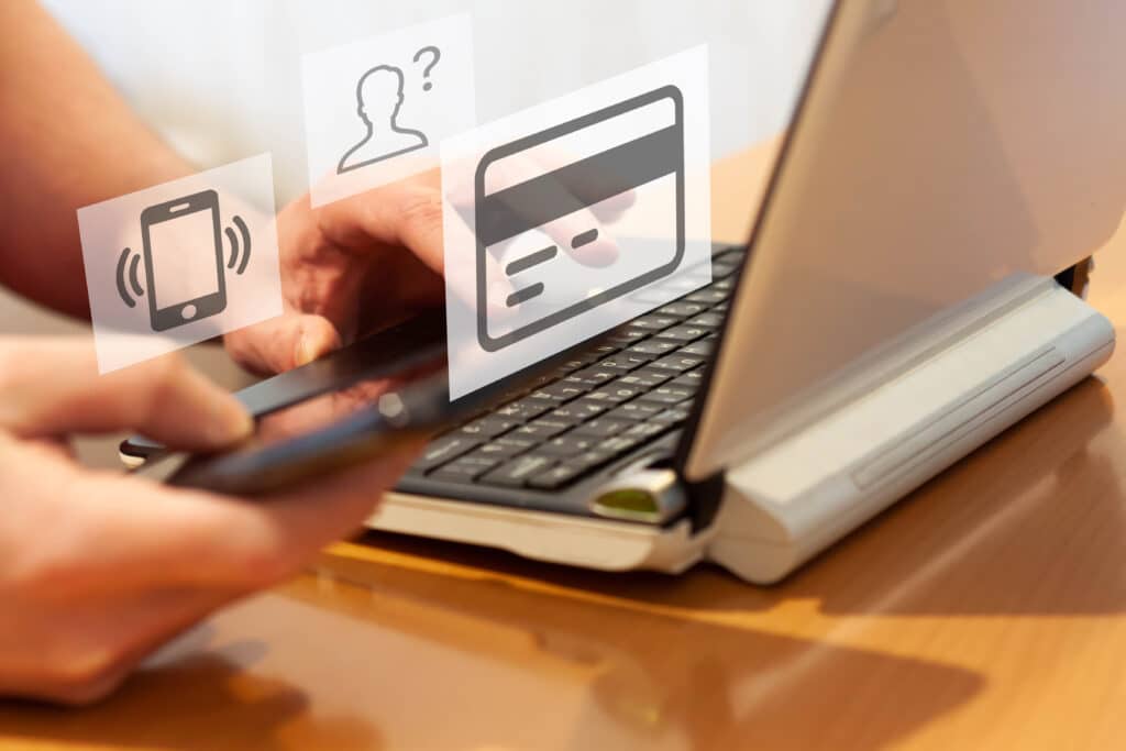 WhatsApp-пен ыдыс сатып, 50 млн теңгені жымқырған ерлі-зайыпты сотталды