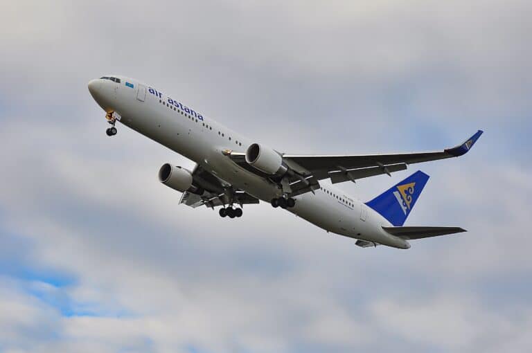Air Astana запланировала новые рейсы для казахстанцев из Ближнего Востока