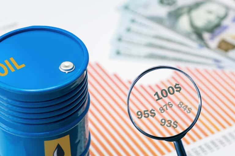 Цены на нефть взлетели выше $100 на фоне вывода танкеров из Омана